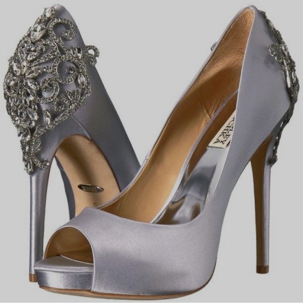 Badgley Mischka Elegant Silver heels
